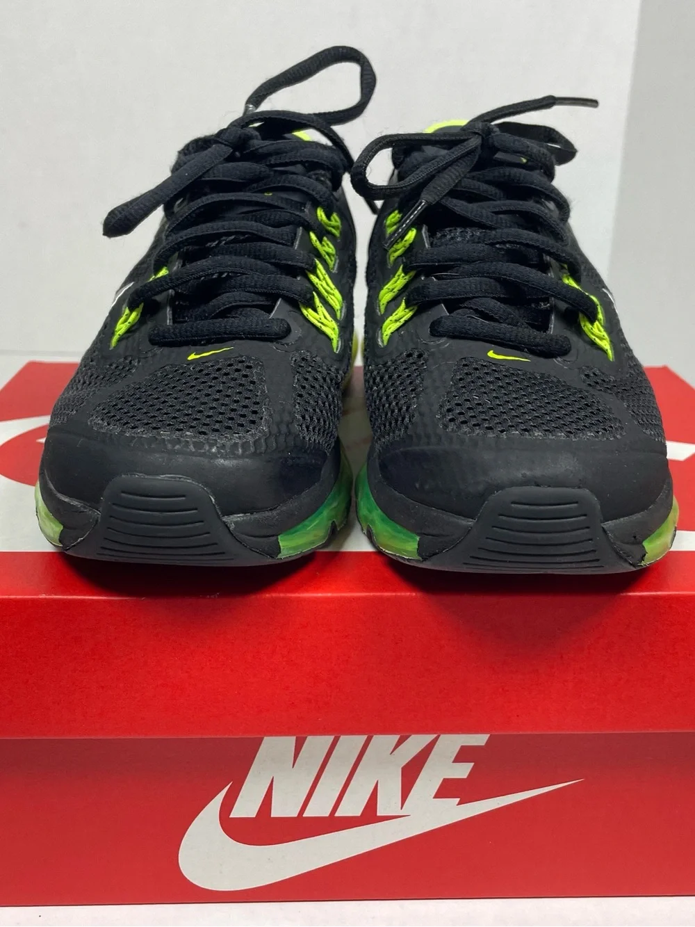 Nike Air Max 2013 Black Cyber Athletic Running Sneakers 555426-003 GS Size 3.5Y